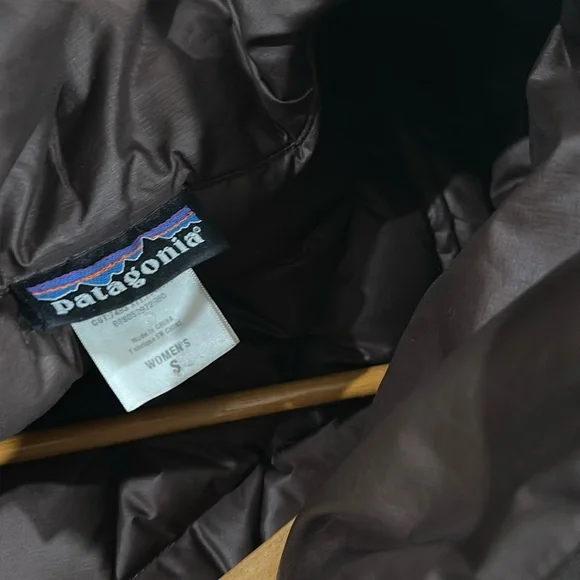 Patagonia Women’s Quilted Down Insulated Parka in Chevron Brown Jacket - Picture 6 of 10